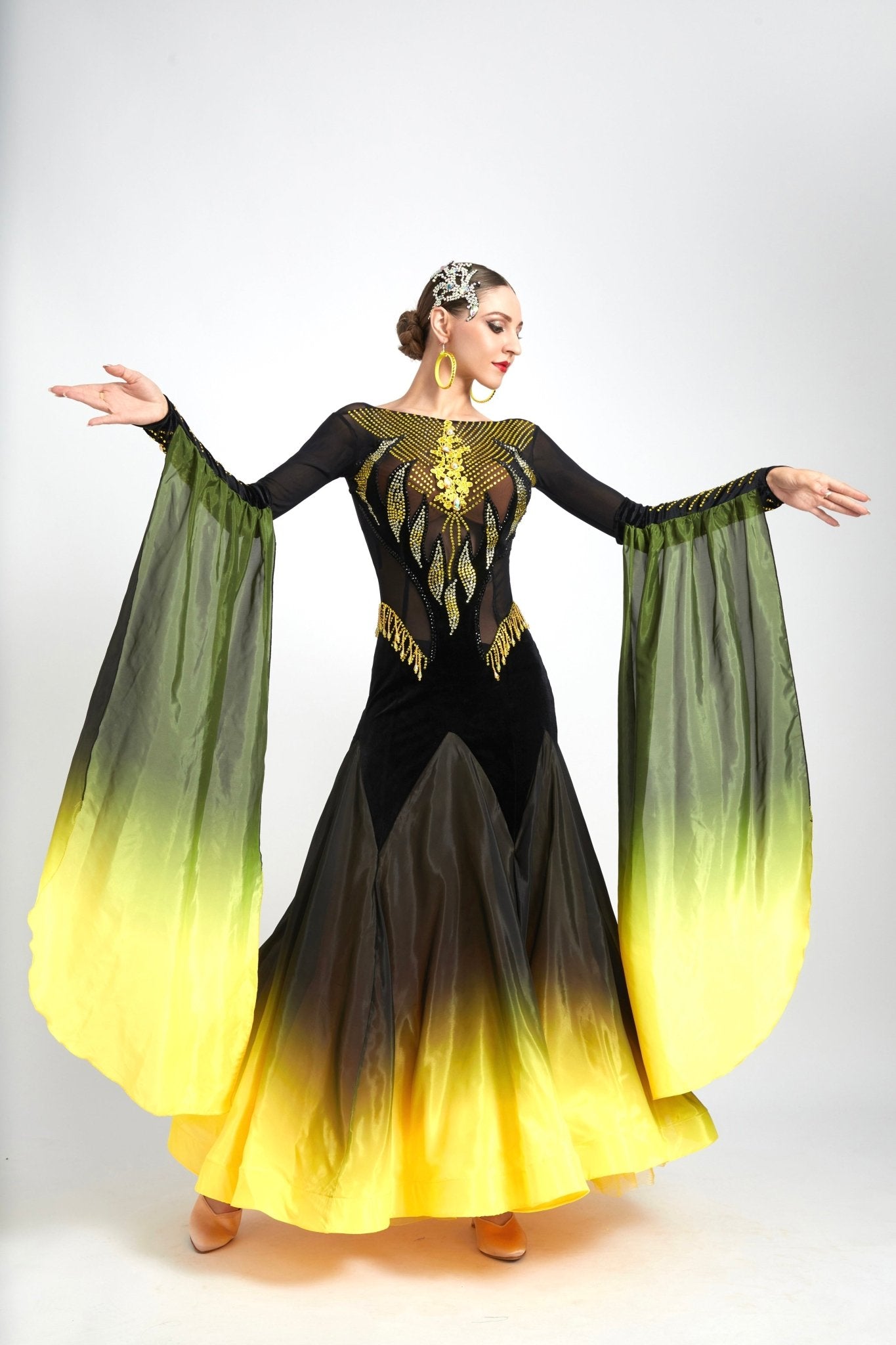 Contrast Color Crystallized Ballroom Dress Standard/Smooth 