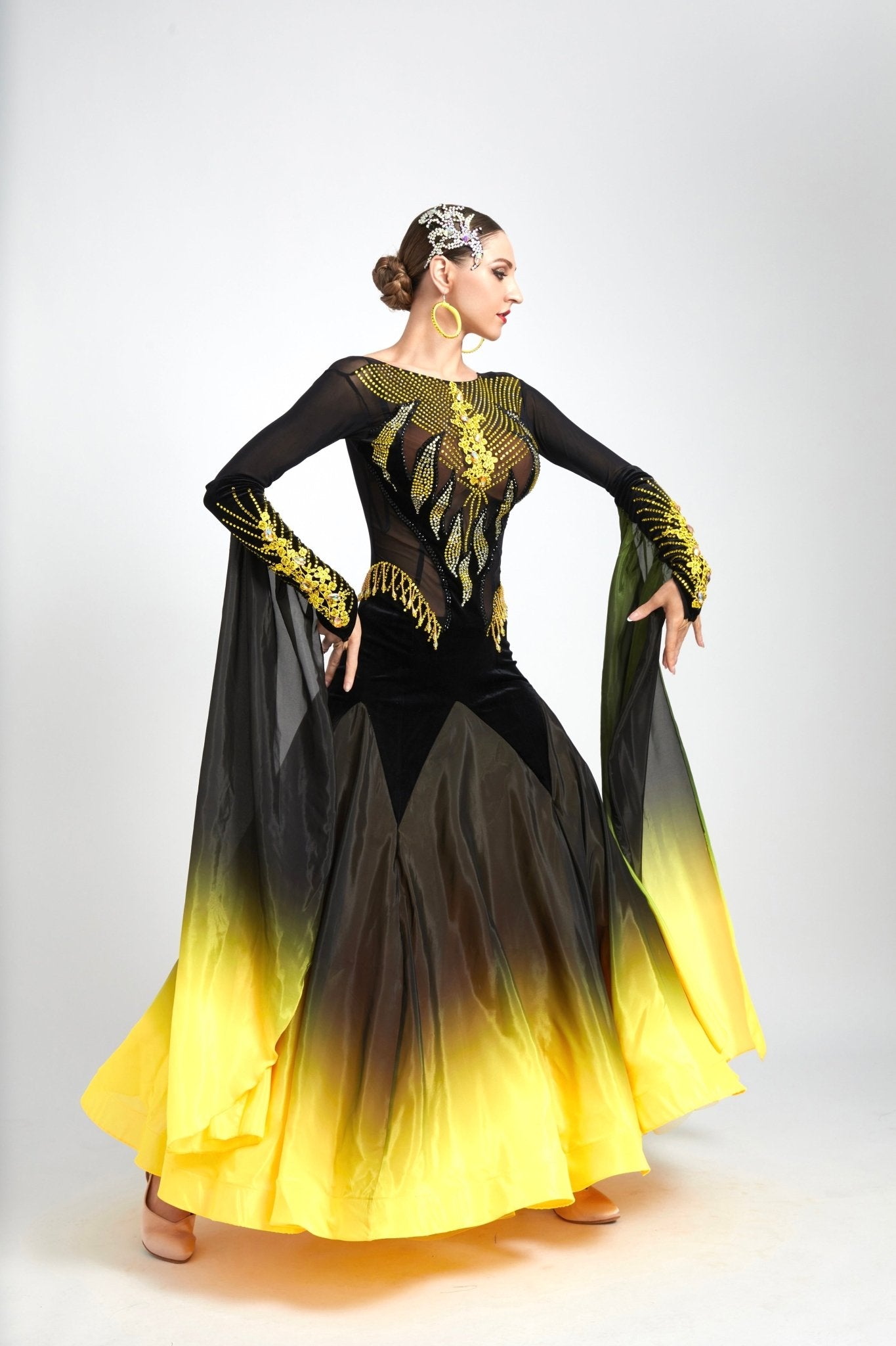 Contrast Color Crystallized Ballroom Dress Standard/Smooth 