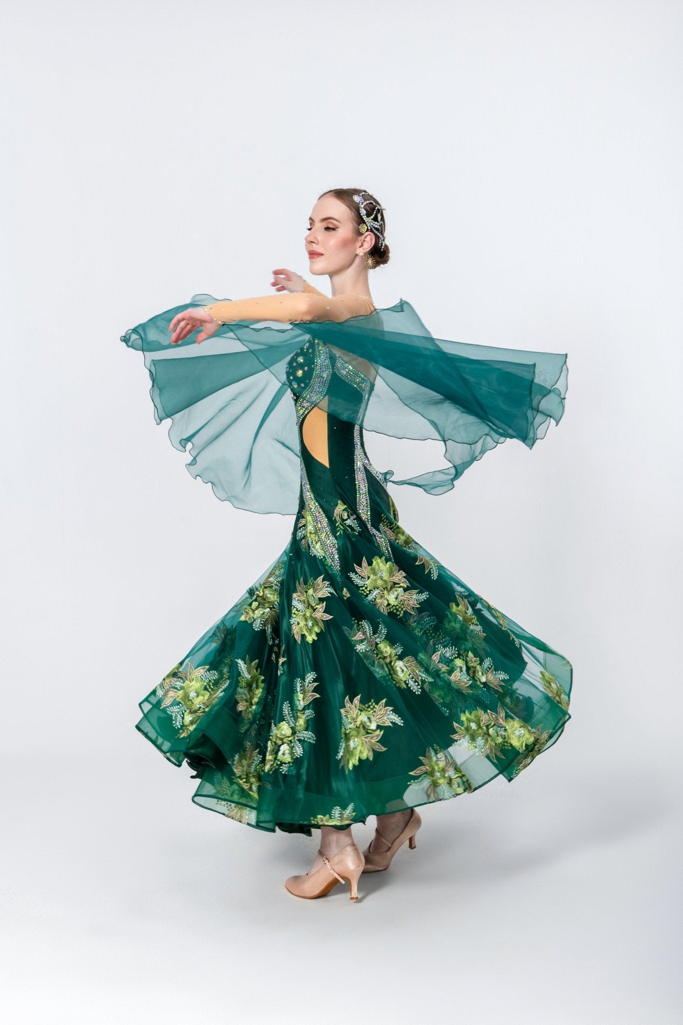 Crystalline Hand Embroidery Standard Dress Standard/Smooth 