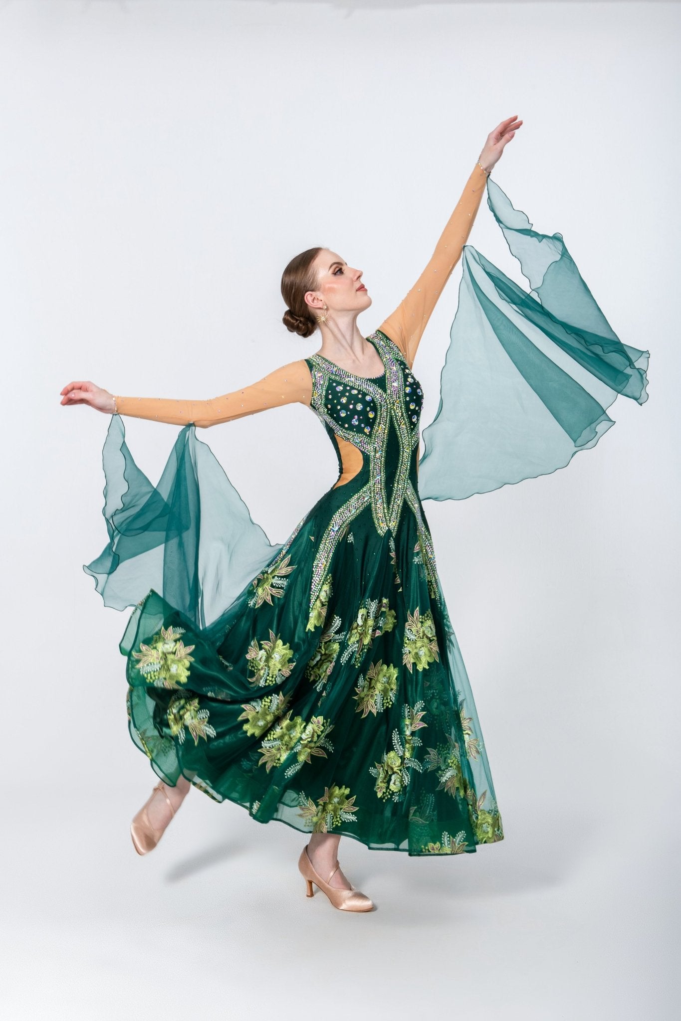 Crystalline Hand Embroidery Standard Dress Standard/Smooth 