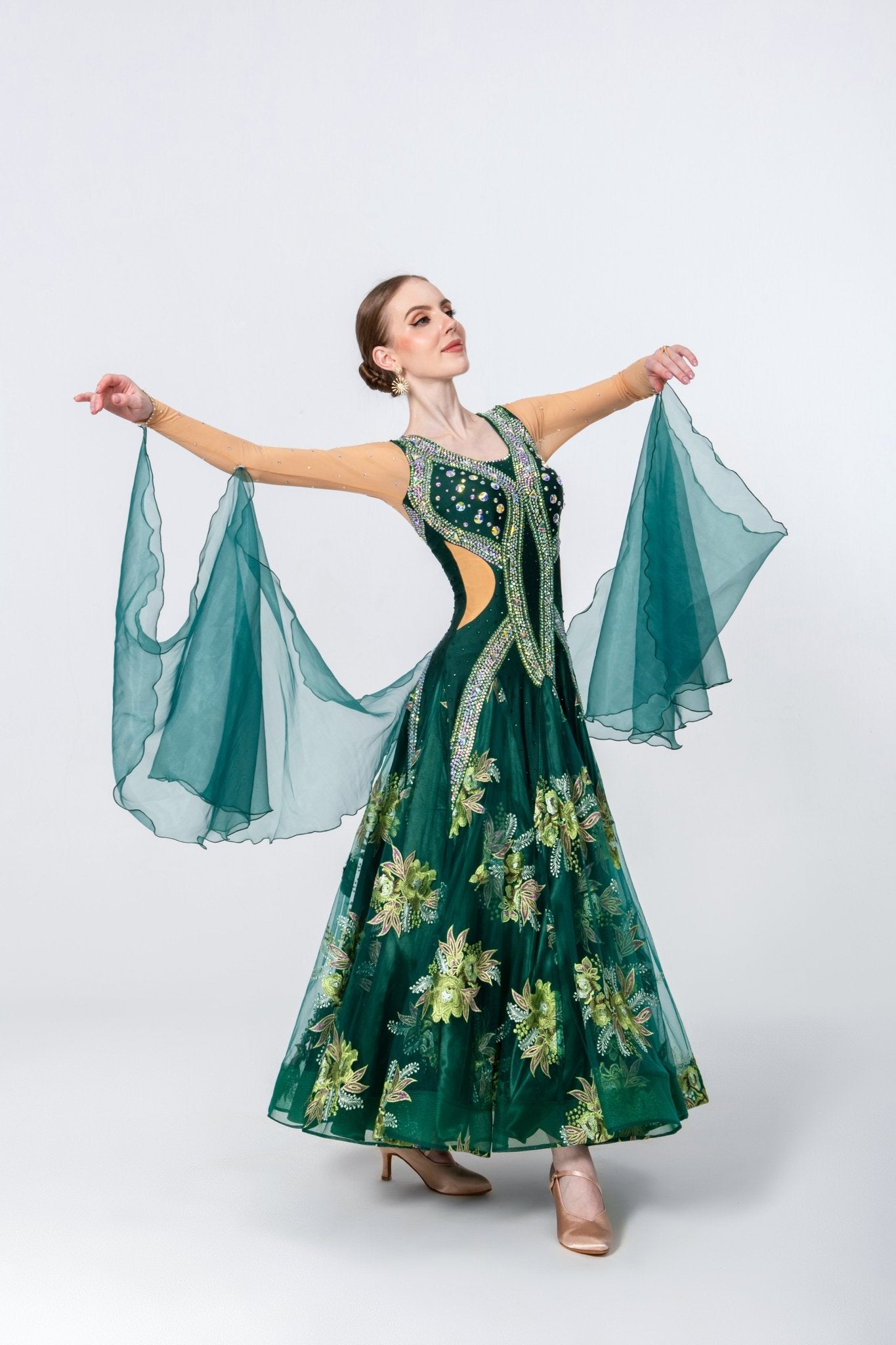 Crystalline Hand Embroidery Standard Dress Standard/Smooth 