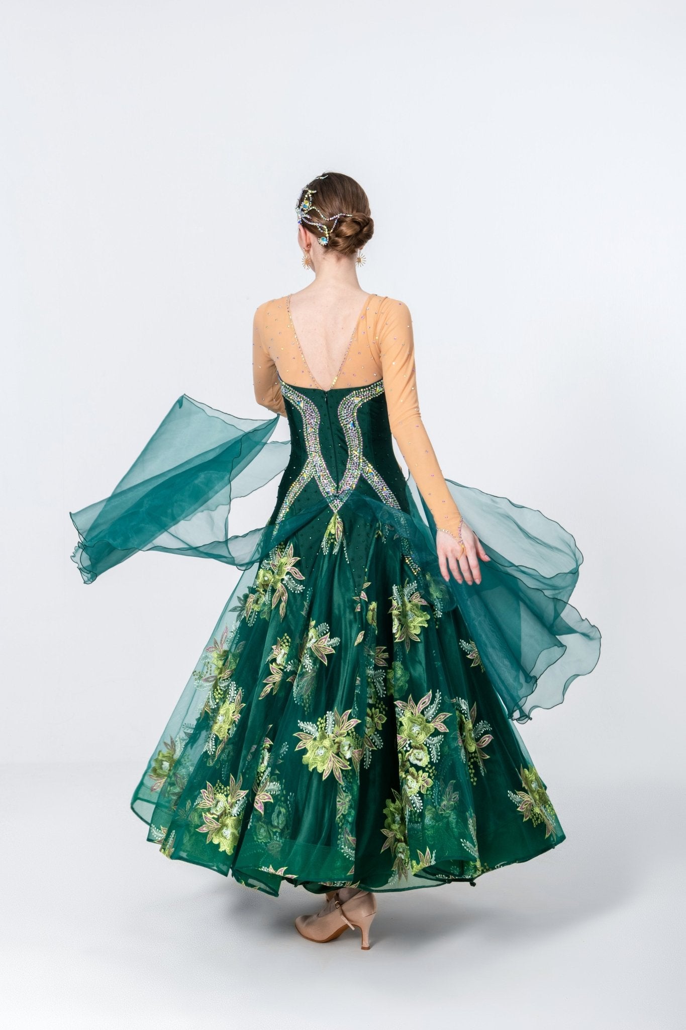 Crystalline Hand Embroidery Standard Dress Standard/Smooth 